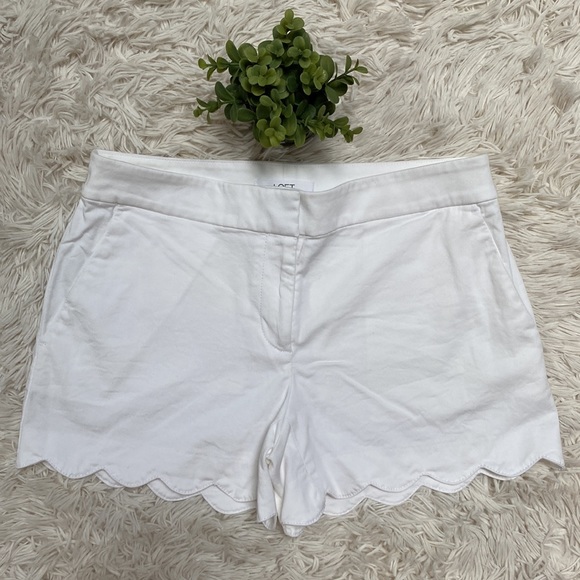 🎉HP🎉 Loft Scalloped Hem Riviera Shorts 💗 White - Picture 3 of 11